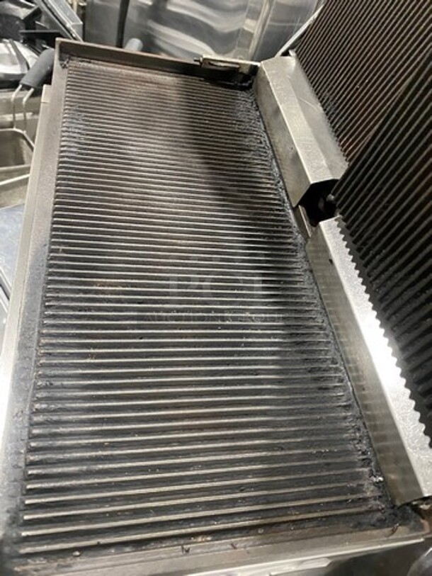 Equipex Commercial Electric Powered Countertop Dual Panini Press! With Ribbed Press! All Stainless Steel! Model: MAJESTIC SN: CA6092068 208/240V 60HZ 1 Phase - Image 7 of 8