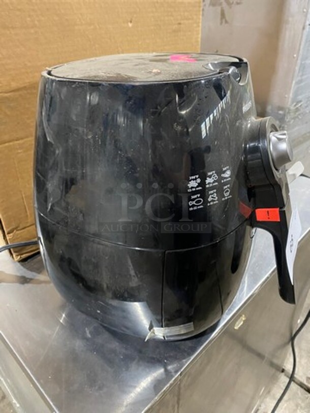Phillips Countertop Air Fryer! Model: HD9220 120V - Image 2 of 8