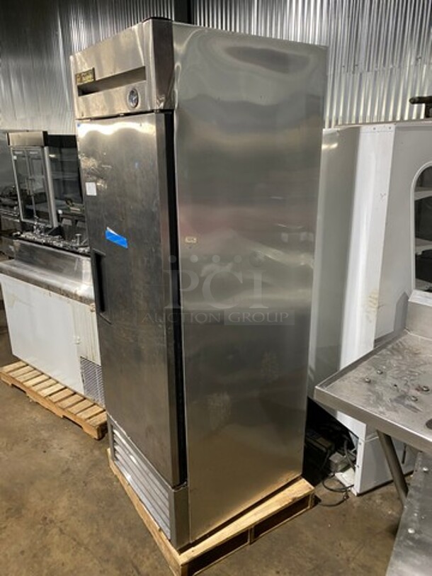Great True Commercial Single Door Reach In Freezer! Solid Stainless Steel! With Casters! WORKING WHEN REMOVED! Model: T23F SN: 8013160 115V 60HZ 1 Phase - Image 2 of 10