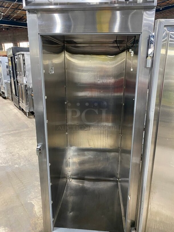 Victory Commercial Single Door Reach In Cooler! All Stainless Steel! On Legs! MODEL RS1DS7 SN: E0975722 115V 1PH - Image 5 of 9