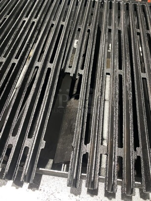 Tristar Natural Gas Powered 36 Inch Char Grill! 6 Burner High BTU! On All Stainless Steel Equipment Stand! On Casters!  - Image 6 of 9