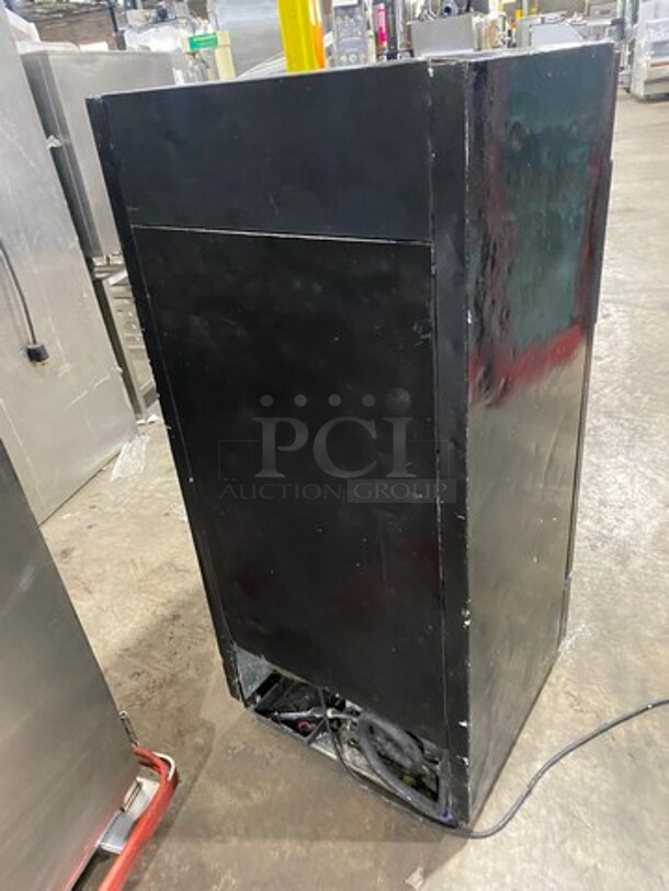 True Commercial Single Door Reach In Refrigerator Merchandiser! View Through Door! With Poly Coated Racks! Model: GDM10 SN: 12477007 115V 60HZ 1 Phase - Image 4 of 8