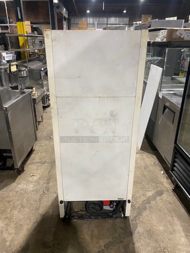 True Commercial Single Door Reach In Cooler Merchandiser! With View Through Door! Poly Coated Racks! Model: GDM12 SN: 12030206 115V 60HZ 1 Phase - Image 3 of 10