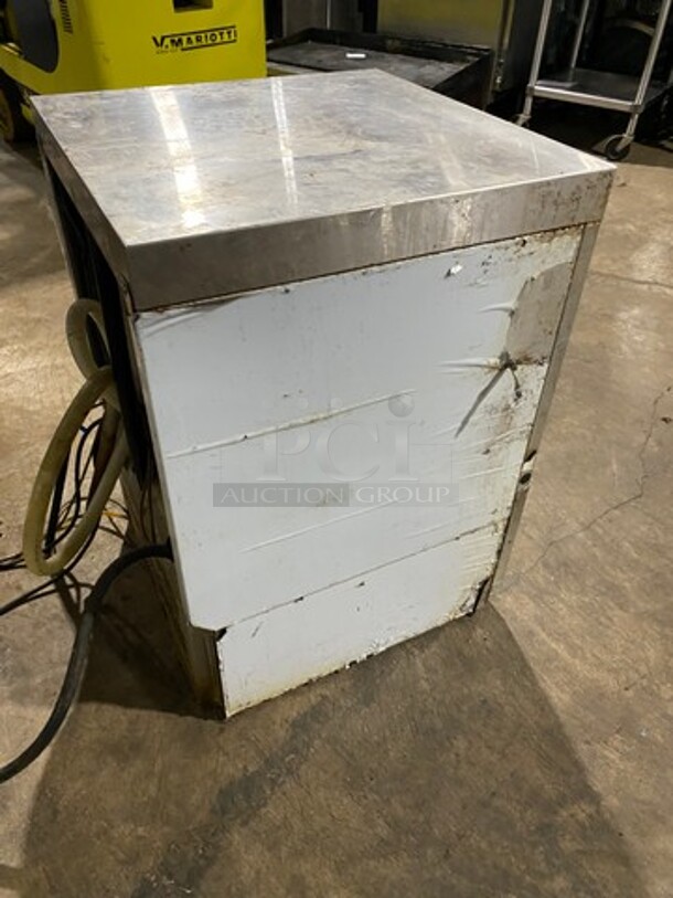 Champion Commercial Under The Counter Dishwasher! All Stainless Steel! Model: UL100 SN: W130336108 120V 60HZ 1 Phase - Image 5 of 10
