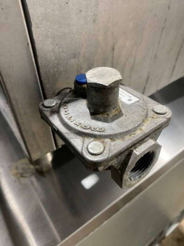 Avantco Commercial Countertop Natural Gas Powered 4 Burner Range! All Stainless Steel! On Small Legs! - Image 9 of 9