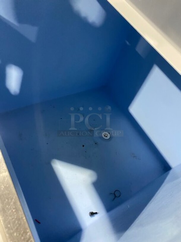 Hoshizaki Commercial Ice Maker Machine! With Commercial Ice Bin! All Stainless Steel! On Legs! Model: F2000MWH SN: P00123M 208/230V 60HZ 1 Phase - Image 6 of 9