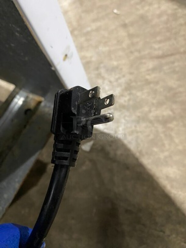 MIGALI 2 Section Glass Door Merchandiser Freezer W/ Poly Coated Racks! Model C-49FM-HC Serial C-49FM-HC00317061300920007 115V/60Hz/1 Phase   - Image 9 of 9