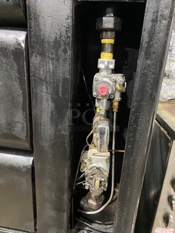 Blodgett Commercial Natural Gas Powered Double Deck Baking/ Pizza Oven! All Stainless Steel! On Legs! WORKING WHEN REMOVED! 2x Your Bid Makes One Unit! - Image 9 of 11