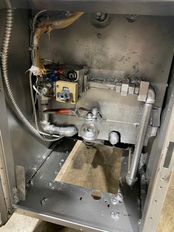 Frymaster Commercial Natural Gas Powered Deep Fat Fryer! With 2 Frying Baskets! With Backsplash! All Stainless Steel! On Casters! - Image 7 of 8