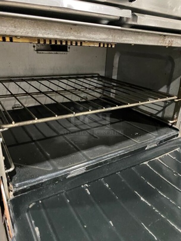 Sunfire Commercial Natural Gas Powered 10 Burner Stove! With Raised Back Splash! With 2 Full Size Oven Underneath! All Stainless Steel! On Casters! - Image 9 of 11