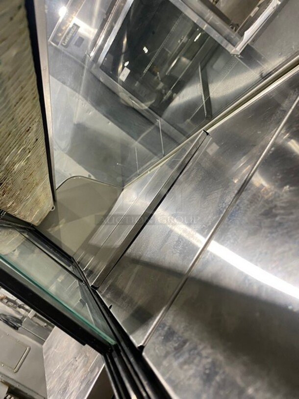 Turbo Air Commercial Countertop Refrigerated Sushi Display Case Merchandiser! With Curved Glass! Stainless Steel Body! WORKING WHEN REMOVED! - Image 5 of 8