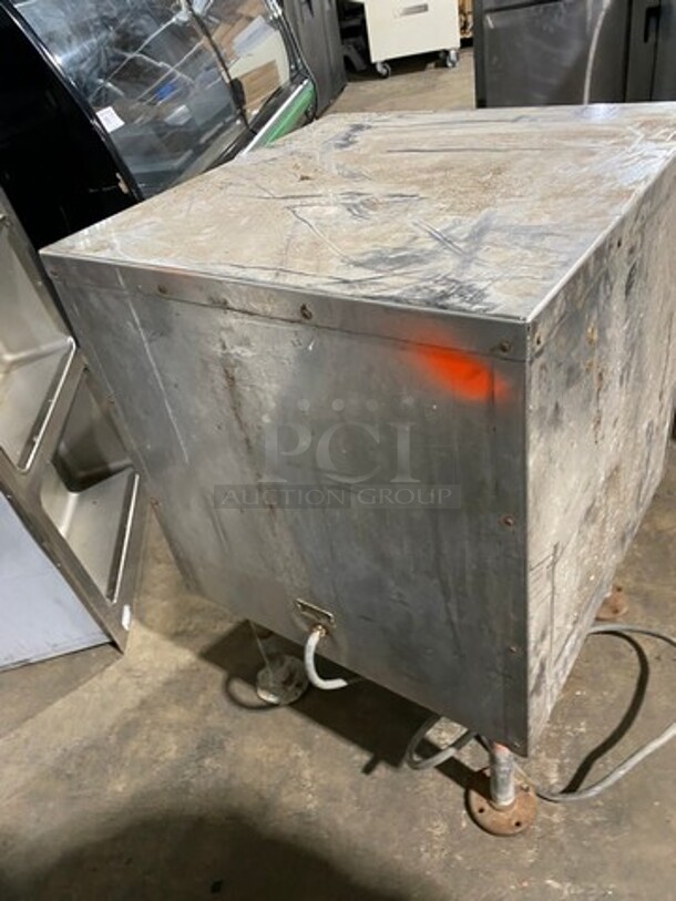 Toastmaster Commercial Electric Powered 2 Drawer Warmer! All Stainless Steel! On Legs! Model: 2DS SN: 7568 115V - Image 4 of 8