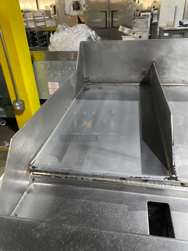 Woodstone Commercial Countertop Natural Gas Powered Flat Griddle! With Split Top! With Back & Side Splashes! All Stainless Steel! - Image 6 of 11