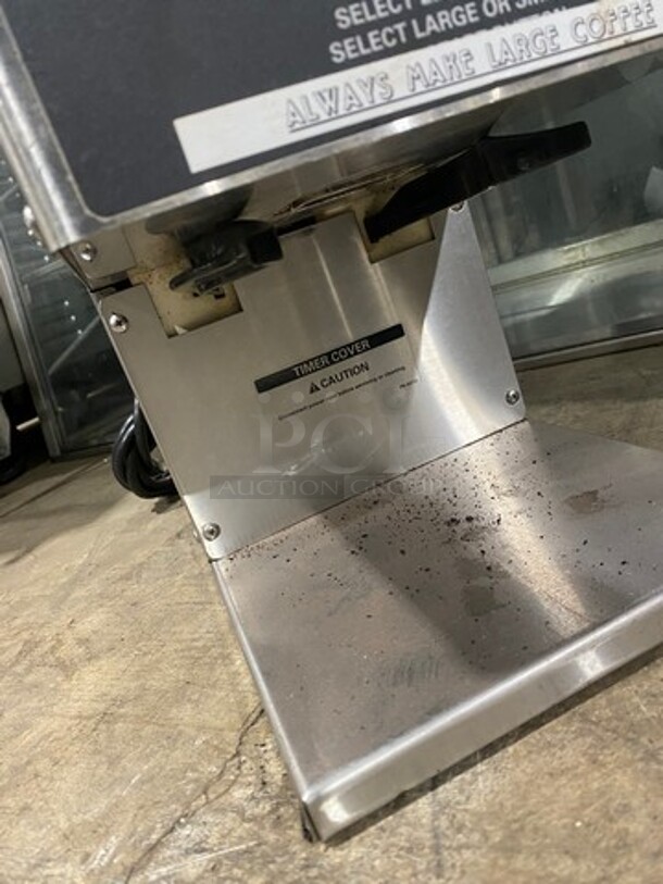 Grindmaster Commercial Countertop Dual Coffee Bean Grinder Machine! Stainless Steel Body! Model: 250RH2 SN: L214346 120V 1 Phase - Image 6 of 10