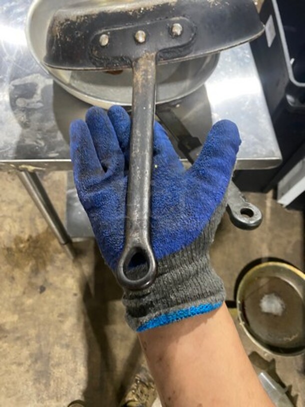 Assorted Stainless Steel Frying Pans! 2x Your Bid! - Image 4 of 5