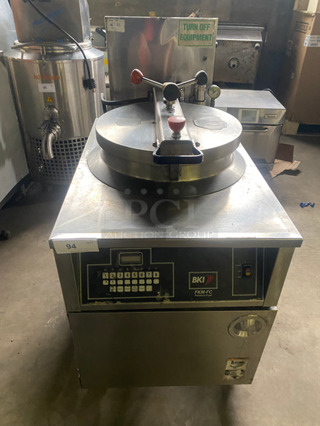 BKI Commercial Electric Powered Pressure Fryer! With Frying Basket! All Stainless Steel! On Casters! Model: FKMFC 208V 60HZ 3 Phase