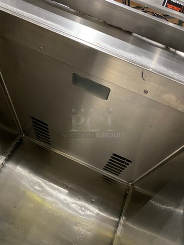 Victory Commercial Single Door Reach In Refrigerator! All Stainless Steel! On Legs!  - Image 6 of 8