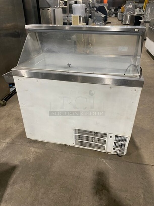 Commercial Ice Cream Dipping Cabinet/ Display Case Merchandiser! - Image 4 of 9