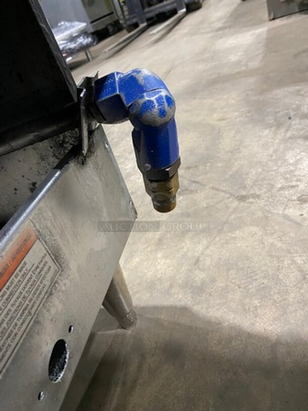 Pitco Commercial Natural Gas Powered Deep Fat Fryer! With 2 Metal Frying Baskets! All Stainless Steel! On Legs! Model: 35C SN: G11JC041453 - Image 9 of 9