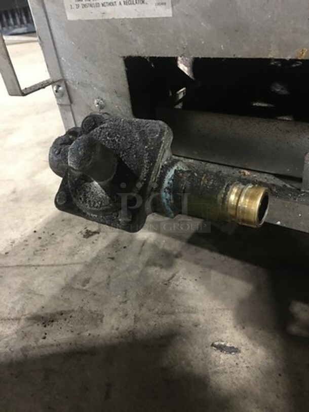 LATE MODEL! 2018 Southbend Commercial Countertop Natural Gas Powered 4 Burner Range! All Stainless Steel! On Small Legs! WORKING WHEN REMOVED! Model: HDO24 SN: 18G93411 - Image 5 of 11