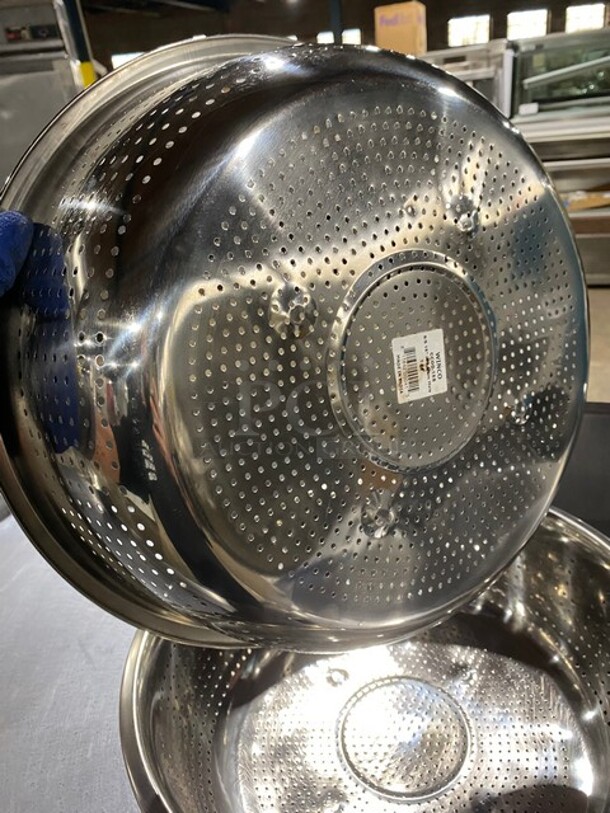 Winco Stainless Steel Colander! MODEL  CCOD-15S! - Image 3 of 4