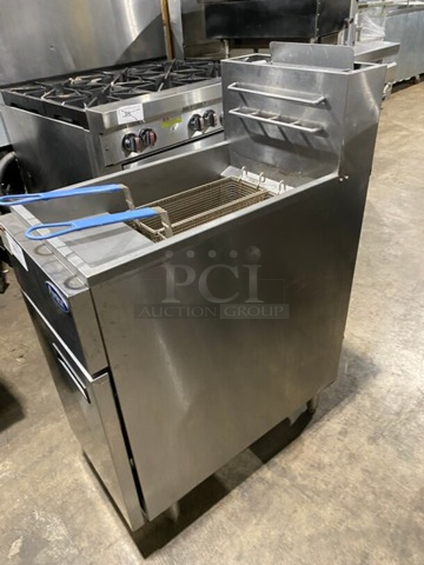 Atosa Commercial Natural Gas Powered Deep Fat Fryer! With Backsplash! With 2 Metal Frying Baskets! All Stainless Steel! On Legs! Model: ATFS40 - Image 2 of 9