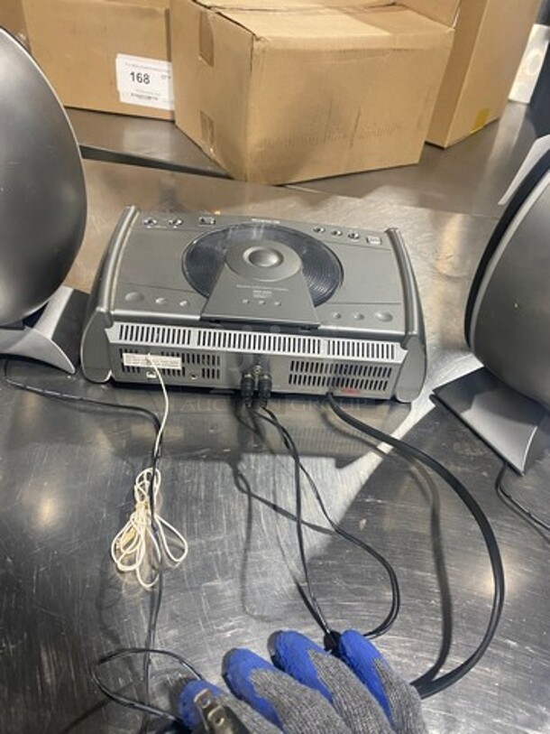 Curtis Countertop CD/ Stereo System! With 2 Speakers! - Image 10 of 10