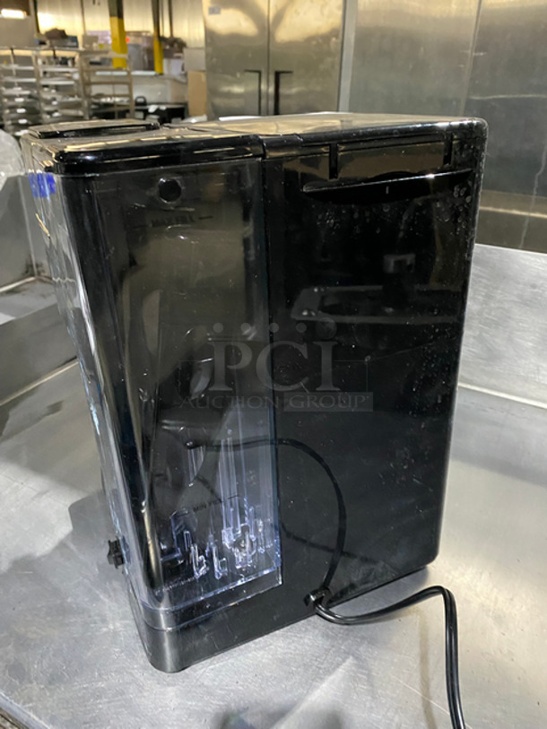 Cuisinart Countertop Coffee Machine/Single Cup Coffee Brewer! Model: SS15 120V 60HZ - Image 4 of 11