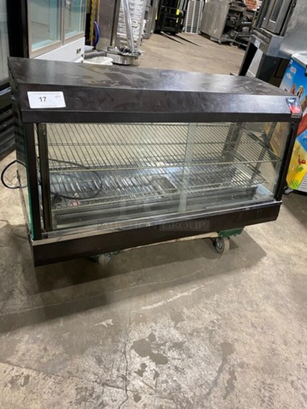 Vollrath Commercial Countertop Heated Display Case Merchandiser! With Rear Access Doors! Model: FMA7048 SN: C44002017140008 120V 60HZ 1 Phase