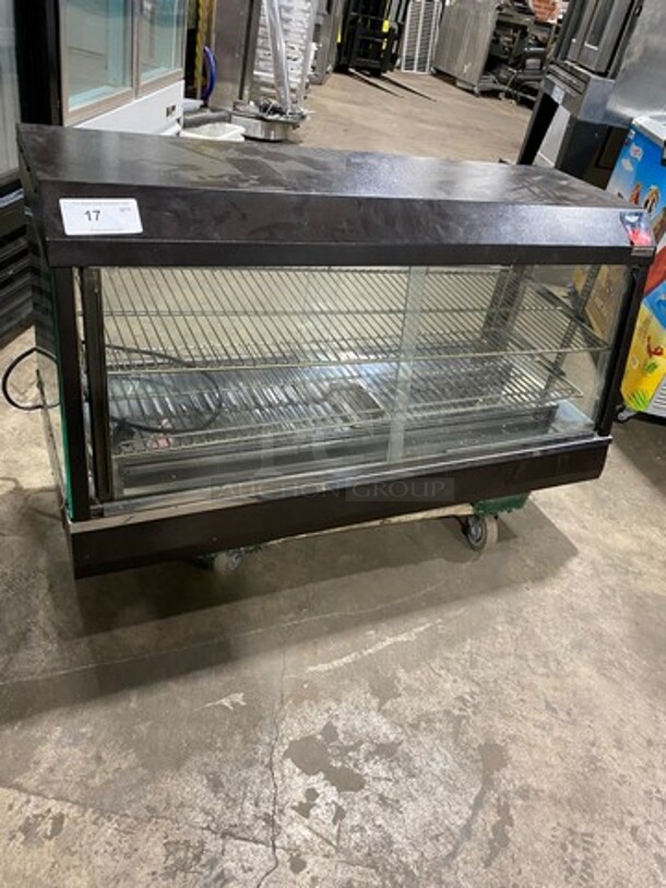 Vollrath Commercial Countertop Heated Display Case Merchandiser! With Rear Access Doors! Model: FMA7048 SN: C44002017140008 120V 60HZ 1 Phase - Image 1 of 8