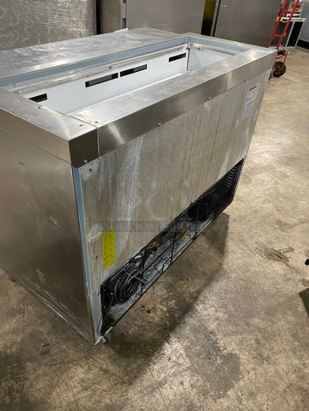 Maxx Cold Commercial Refrigerated Sandwich Prep Table! With 2 Door Storage Space Underneath! Poly Coated Racks! All Stainless Steel! On Casters! Model: MXCR48S SN: 6082164 115V 60HZ 1 Phase - Image 3 of 9
