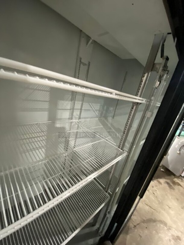 Beverage Air Commercial Refrigerated 2 Door Reach In Cooler Merchandiser! With View Through Doors! Model: MT45 SN: 4471080 115V 60HZ 1 Phase - Image 5 of 7