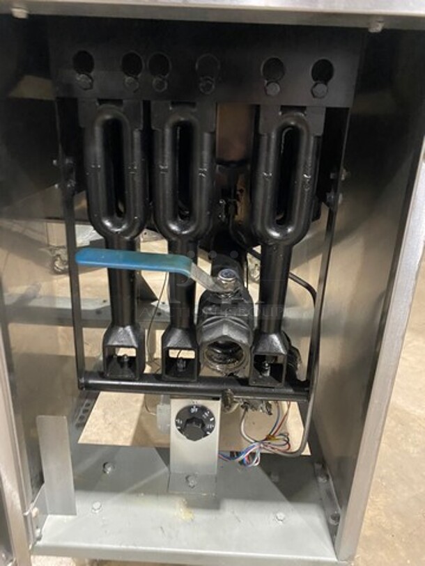 Cook Rite Commercial Natural Gas Powered Deep Fat Fryer! With Backsplash! With 2 Metal Frying Baskets! All Stainless Steel! On Legs! Model: ATFS40 - Image 7 of 9