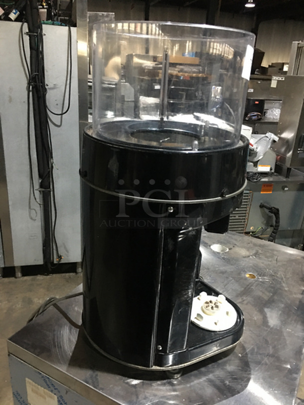 NICE! Island Oasis Commercial Countertop Ice Shaver Blender Machine! Model: SB3X SN: A22782X 220V 50HZ 1 Phase - Image 2 of 7