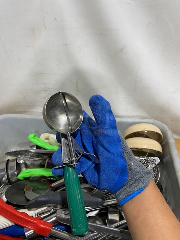 Lot Of Assorted Kitchen Utensils! All One Money! - Image 4 of 6
