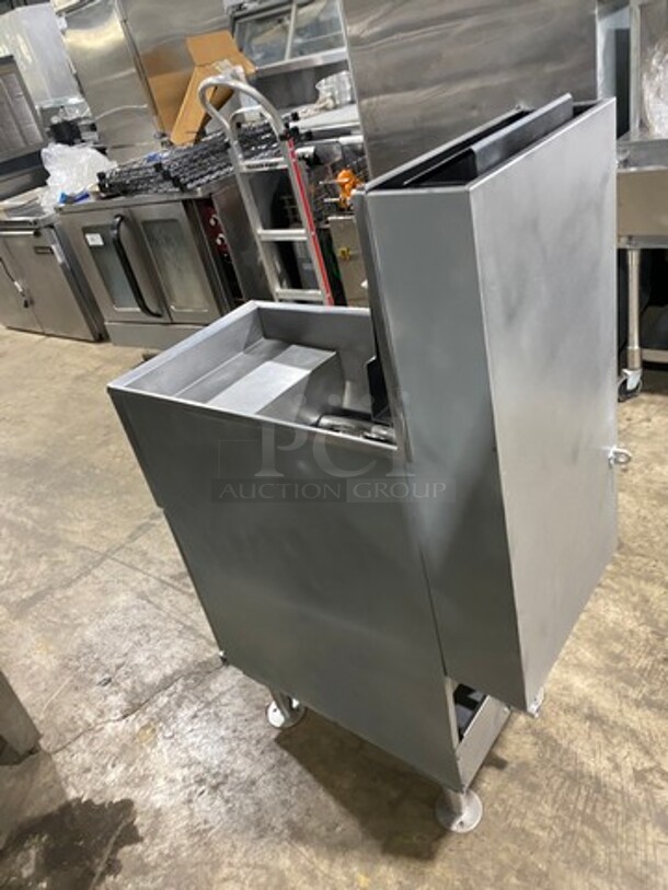 Pitco Commercial Natural Gas Powered Deep Fat Fryer! All Stainless Steel! On Legs! Model: 35C SN: G12HD039623 - Image 4 of 8