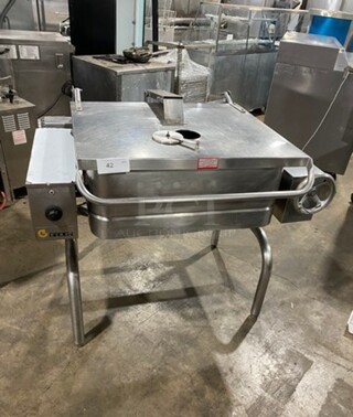 Groen Commercial Natural Gas Powered Skillet/Braising Pan! All Stainless Steel! On Legs!
