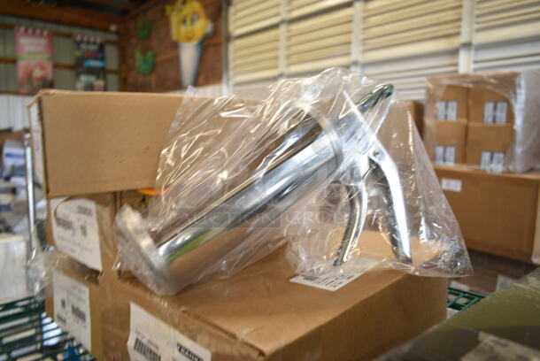 6 Boxes of 25 BRAND NEW SCRATCH AND DENT! Franke 4006096 Sauce Dispenser. 6 Times Your Bid! - Image 1 of 3