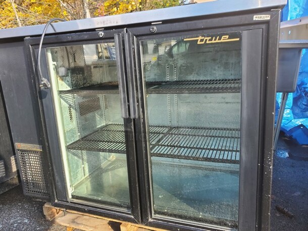 TRUE TBB-24-48G 2 Glass Door Beer Cooler 115Volts 49X25X39 - Image 6 of 8