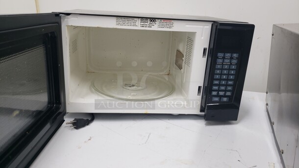 Rival 0.9 Cu. Ft. Black Microwave Oven

Not tested

(Location 2) - Image 2 of 3