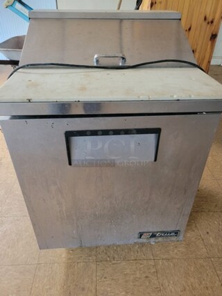 True TSSU-27-08 27" Sandwich/Salad Prep Table w/ Refrigerated Base!