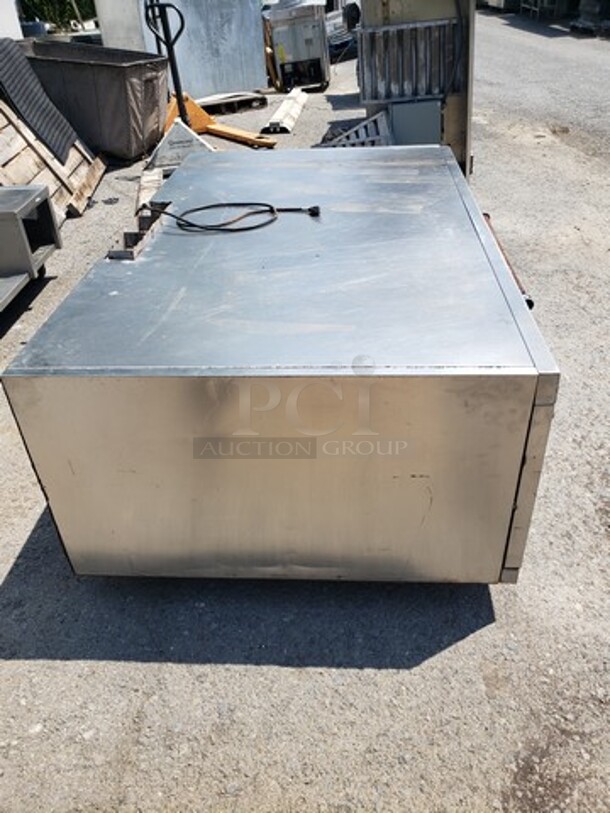 Vulcan Hustler Propane Pizza Oven! No Legs. Missing knob - Image 8 of 10