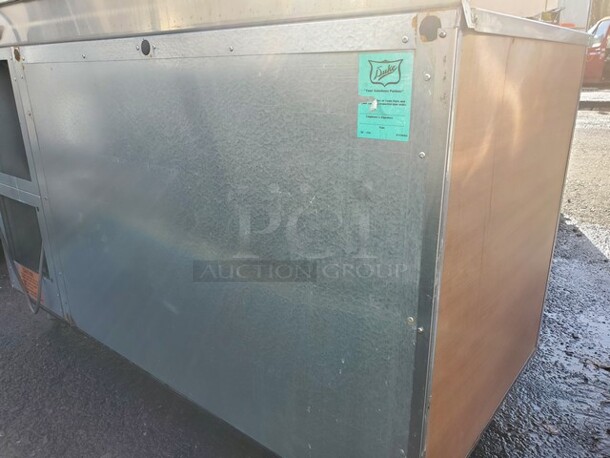 Duke RBC-60M Commercial Worktop Refrigerator (Dent on one side), 120V, 60WX30DX36H - Image 6 of 6