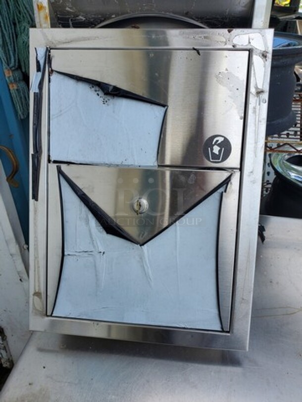 ALL ONE MONEY Paper Towel Dispenser and Waste Receptacle! - Image 3 of 4