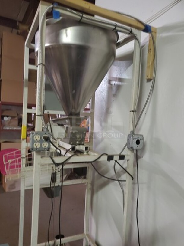 Weighing & Packing Machine, Buyer must remove this item. - Image 5 of 6