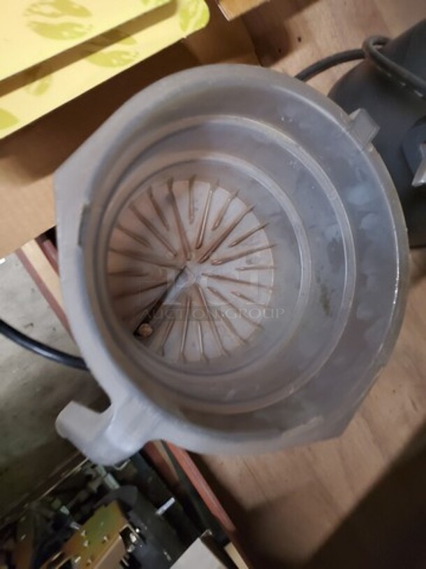 BUNN Plastic Funnel BIDX4 - Image 2 of 2