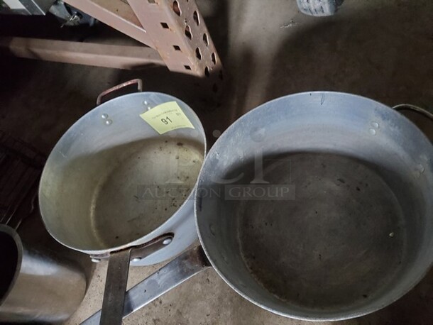Lot of 2 Sauce Pans - Image 1 of 2