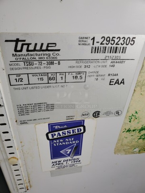True 3 Door Mega Top Refrigerated Sandwich Prep Table on Casters!
115 V
60 Hz
1 PH - Image 3 of 9