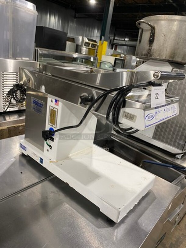 Oliver Commercial Countertop Mini Chip Slicer! Model: 738 SN: 189014 115V 60HZ 1 Phase - Image 3 of 8