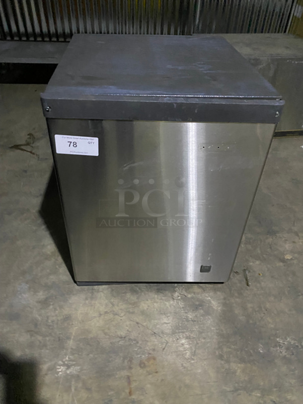 Scotsman Commercial Ice Making Machine! All Stainless Steel Body! Model: CME306AS-1C SN: 05061320015978 115V 60HZ 1 Phase